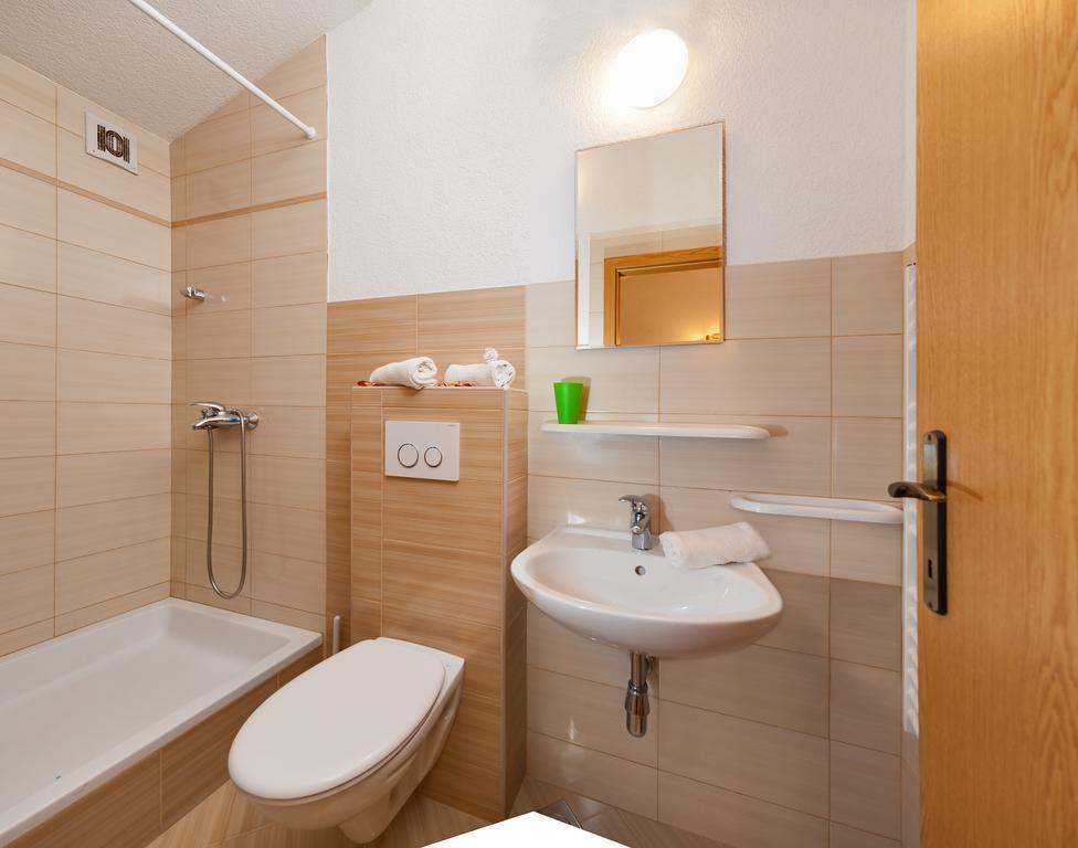 Apartments Mande&Kate Baška Voda Kamer foto